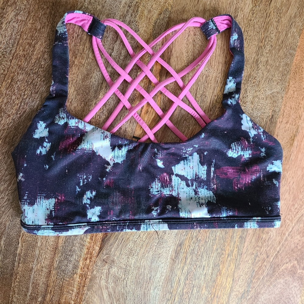 Lululemon free to be- wild bra size 6